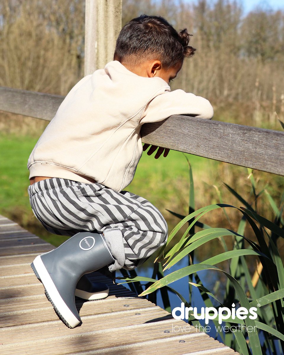 Prachtig lenteweer op komst. Druppies love the weather. ☀️

#lente #voorjaarscollectie #kindermode #laarzen #buitenspelen