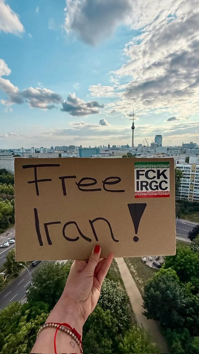 Nazi Hunters tweet media