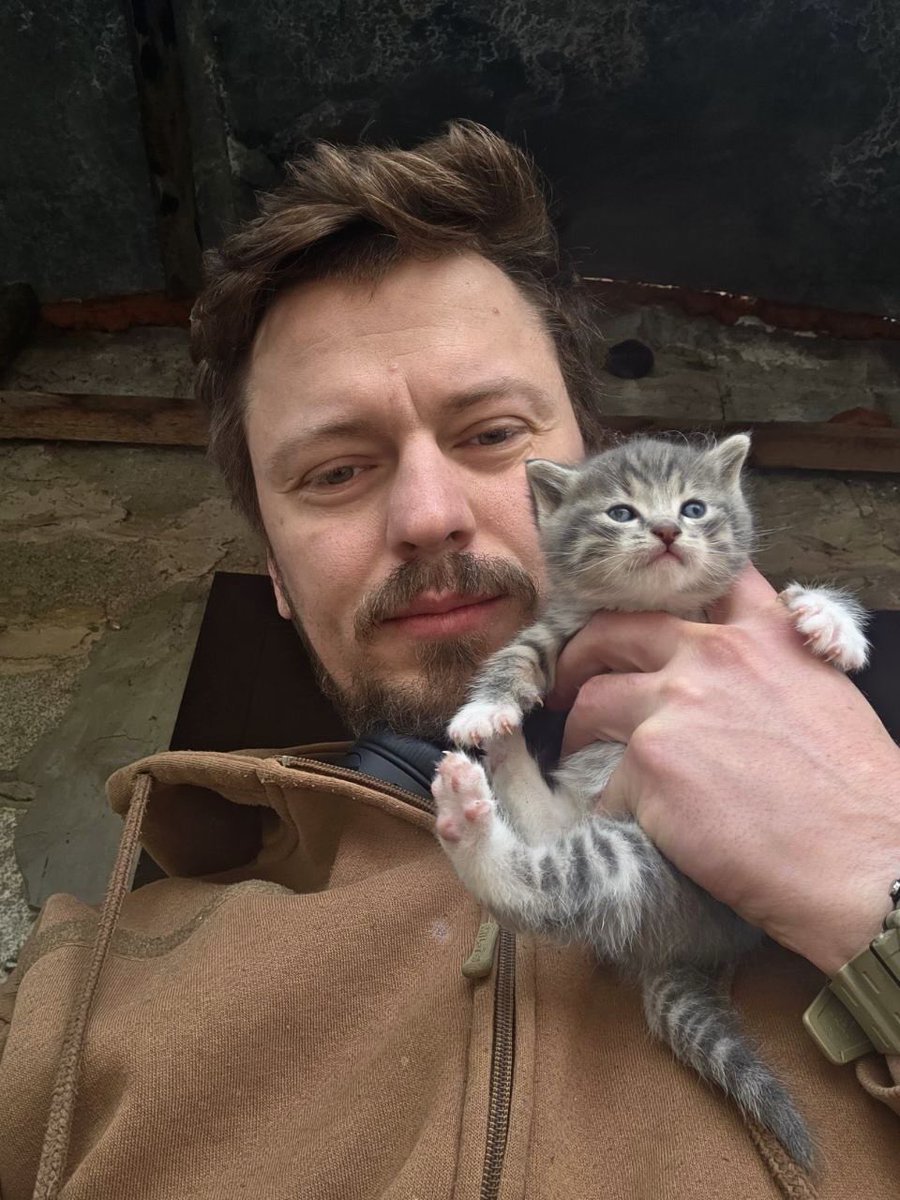 1/2
Фронтові малючки дуже хочуть у безпеку й родину. Військовий, який опікується зараз ними, доставить прямо у ваш дім. 
Солоденькі грайливі булочки 🤍 Усі дівчатка 🐱

Якщо не можете прихистити, підтримайте, будь ласка, репостом 🤝 💋