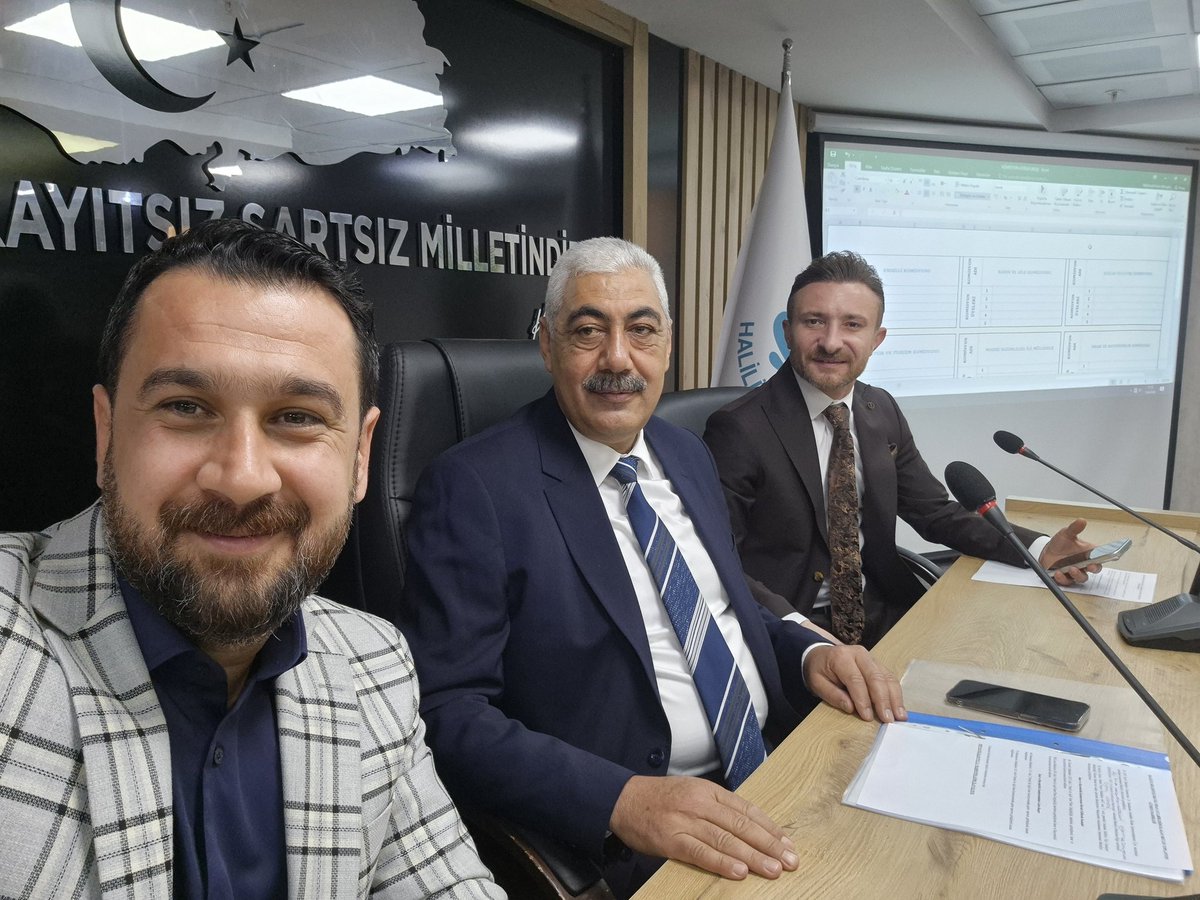 Abdurrahman_atv's tweet photo. Kıymetli başkanım @MEHMETEMNATA1 ve kıymetli kardeşim @SenbayramFuat 
Rabbım ömrünüzü uzun eylesin .. https://t.co/nM0R3PUYOv