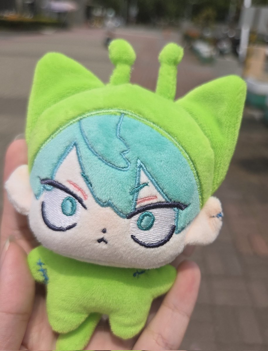 xiaoebicha9192's tweet photo. 手不小心被我剪斷的外星小貓
照朋友的提議縫成傷疤小貓了
這是間諜外星小貓的勳章
蒂爾小貓會為了朋友和人類去到更遠的地方（加油

#ALNST #till https://t.co/G7hGfaTGuX