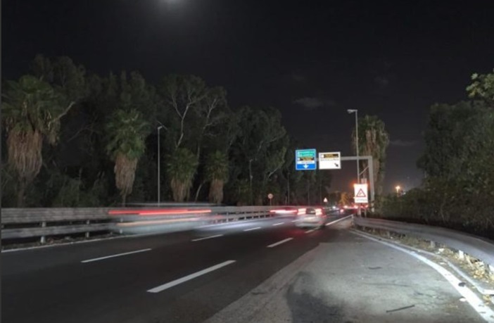 ComunediCatania's tweet photo. Asse dei Servizi, lavori anche in notturna per rifacimento asfalto sul tratto in sopraelevata https://t.co/orttwnpHgV https://t.co/Z8hZW4nFHS