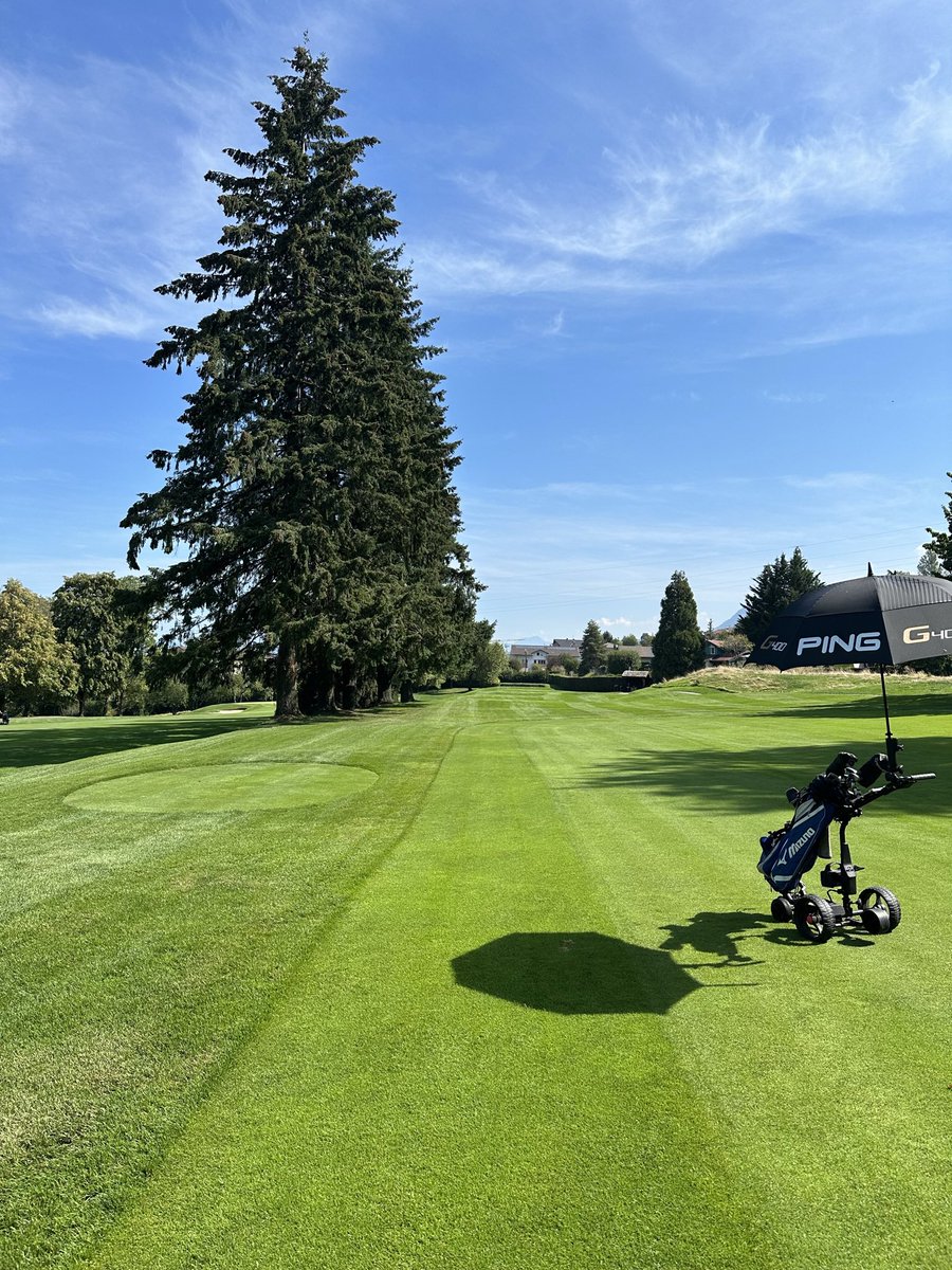 TheJobber's tweet photo. @ryanmouquegolf Yeah got that one 😆 First hole Evian. One of my most memorable GIR and pars. https://t.co/l6LDhbHJaJ