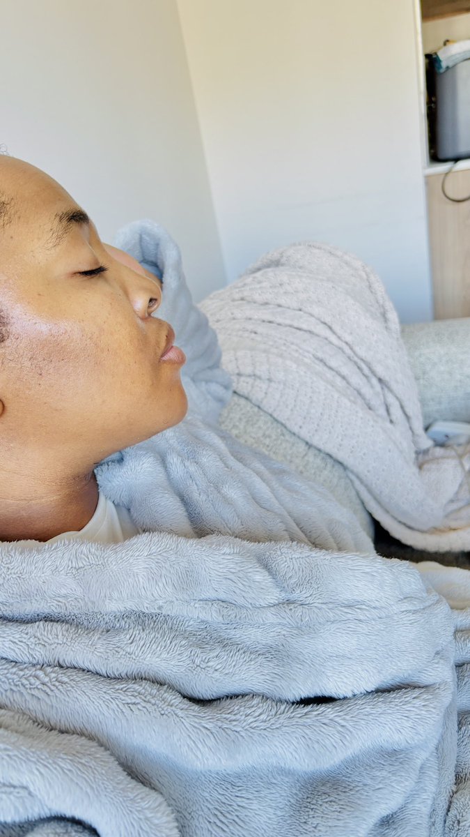 Gugu Dlamini tweet media