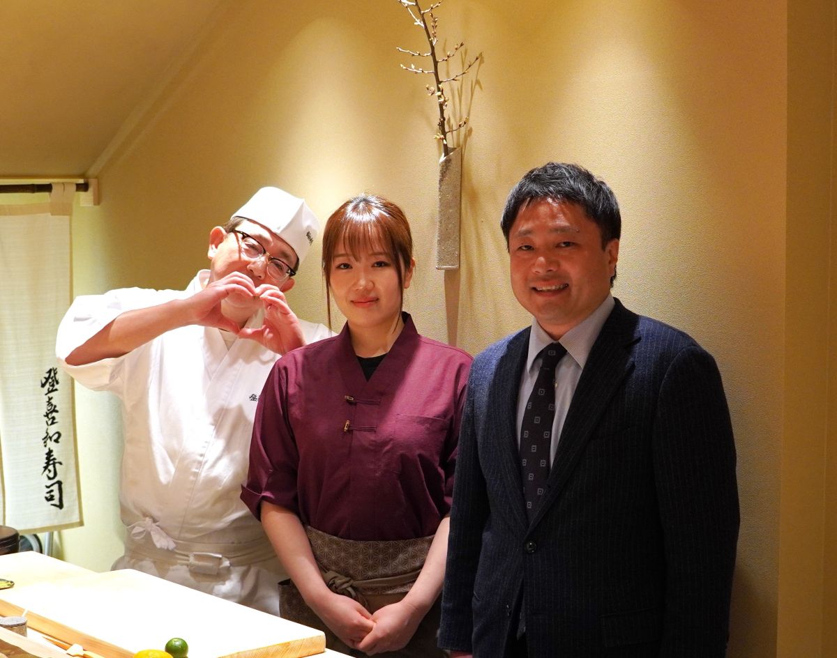 baba_keizai's tweet photo. 【高田馬場の稲門ビルにすし店「登喜和寿司」　地元で大人が楽しめる店を】（4月7日配信）
JR高田馬場駅早稲田口前に、大人がゆっくり過ごせるすし店がオープンしました。
記事はこちら↓↓↓
https://t.co/OEFLPKdA7R
#稲門ビル #登喜和寿司 #寿司 #高田馬場 #すし https://t.co/Jbveu7CiuI