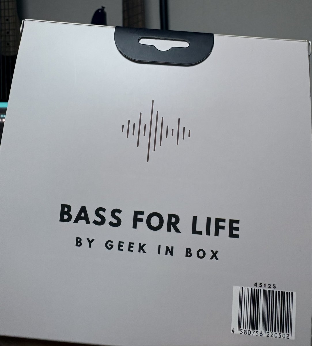 gmkzbg's tweet photo. NEW弦GET
BASS本体は値上がりしても何年も使えるし売る時もそれなりの値段になってくれるが消耗品は消えてなくなる
弦の値段も大体1.5倍くらいの値段になった中
一般的な弦の1/3くらいの値段弦が新しく発売👇🤪
#geekinbox #gib https://t.co/FTqUI5CTtJ