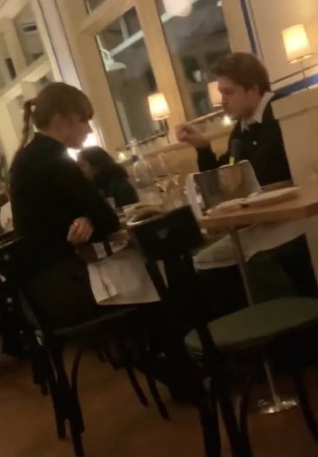 Sam⸆⸉/THE LIFE OF A SHOWGIRL OUT NOW!🧡❤️‍🔥 tweet media