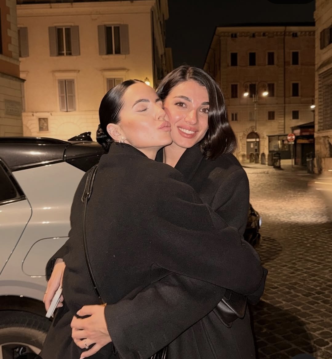 ruscott21's tweet image. Domani con lei a Roma ci sara' Rebecca Staffelli ❤️ #shailagatta #fuorionda