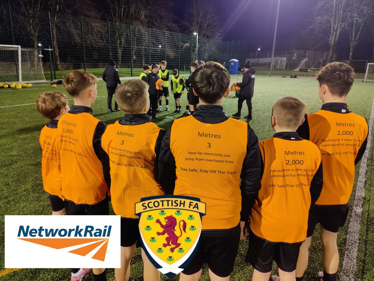 hestonroversfc's tweet photo. Heston Rovers 2012's with their final session of safety messages from the Network Rail Programme at last week's training. 
@ScottishFA
@ScotFASouthWest
@NetworkRailSCOT
@BTPScotland
OliverMundell https://t.co/rtUJqjakog