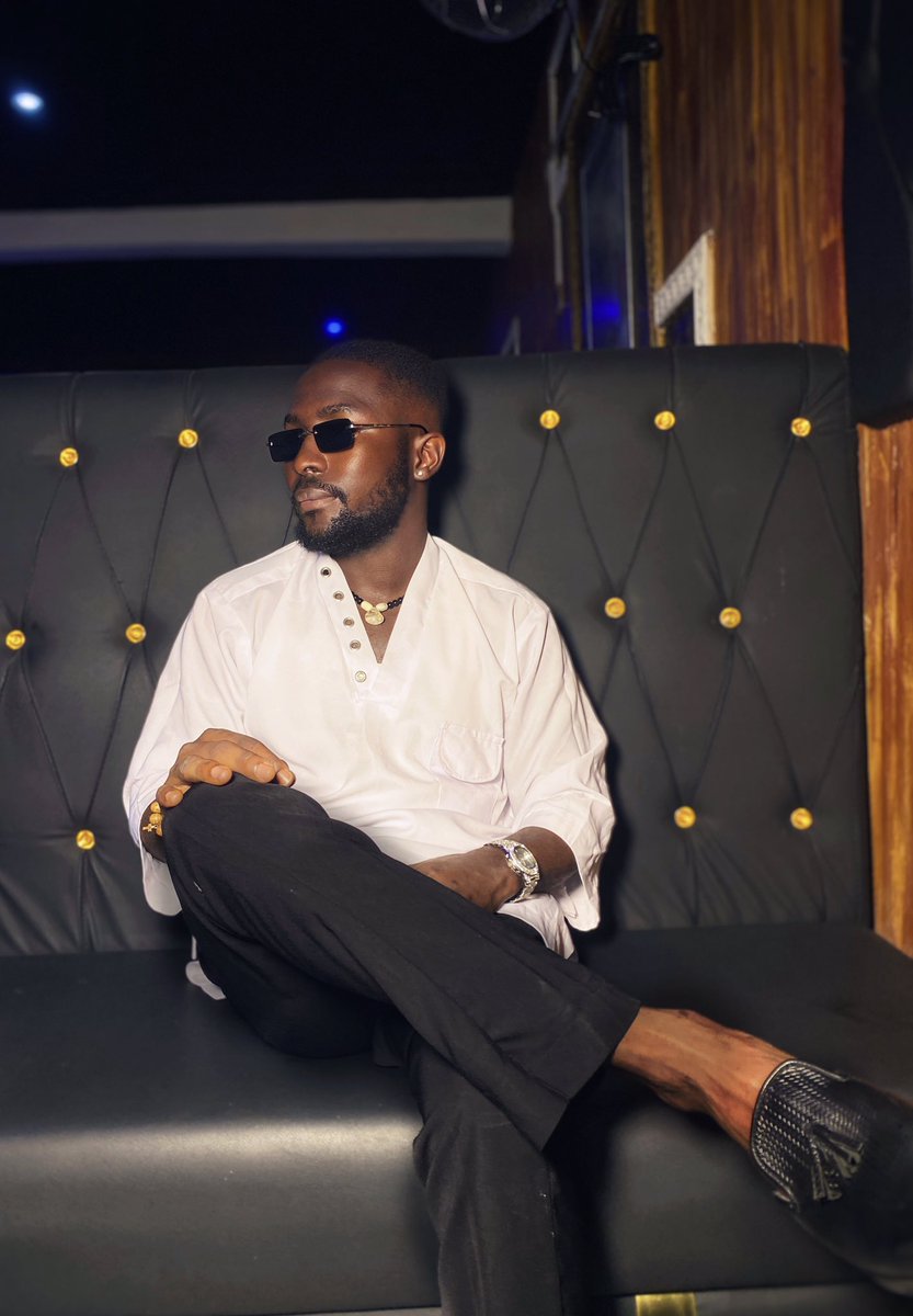 Jez The Designer💎_ tweet media