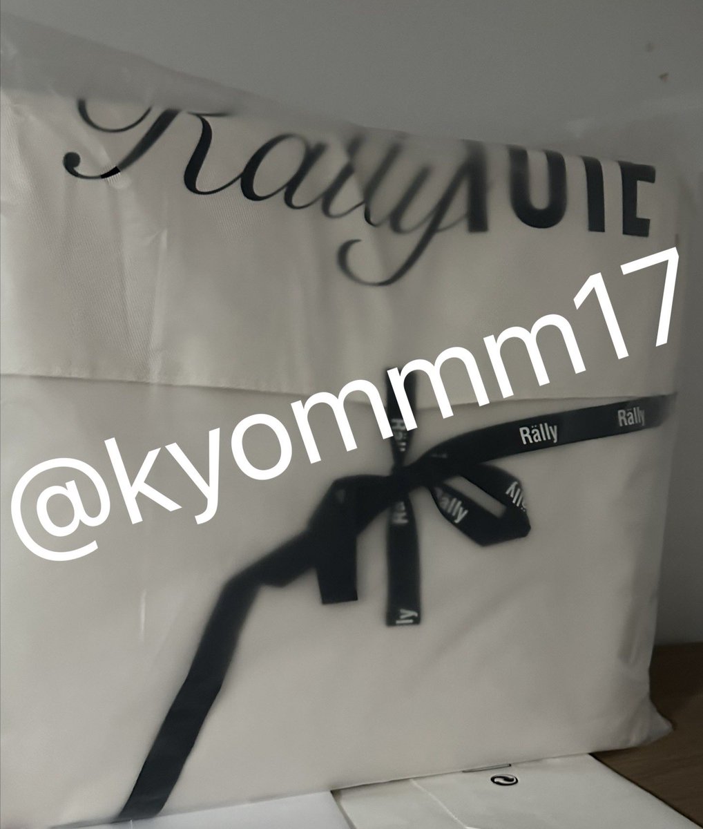 kyommm17's tweet photo. 📣 ส่งต่อ Rally City Tote Classic Black 🖤 พร้อม Card Holder 
✨ สภาพ: ยังไม่แกะซีล ไม่เคยเอาออกมาใช้ (แต่ทิ้งกล่องแล้ว) ขอดูรูปและวิดิโอได้ค่ะ 💰 ราคา: 3,300 บาท (รวมส่ง)
📍 นัดรับ: แจ้งวัฒนะ / เมืองทองธานี

#rallymovement #ส่งต่อrallymovement https://t.co/uASMsEhtLJ