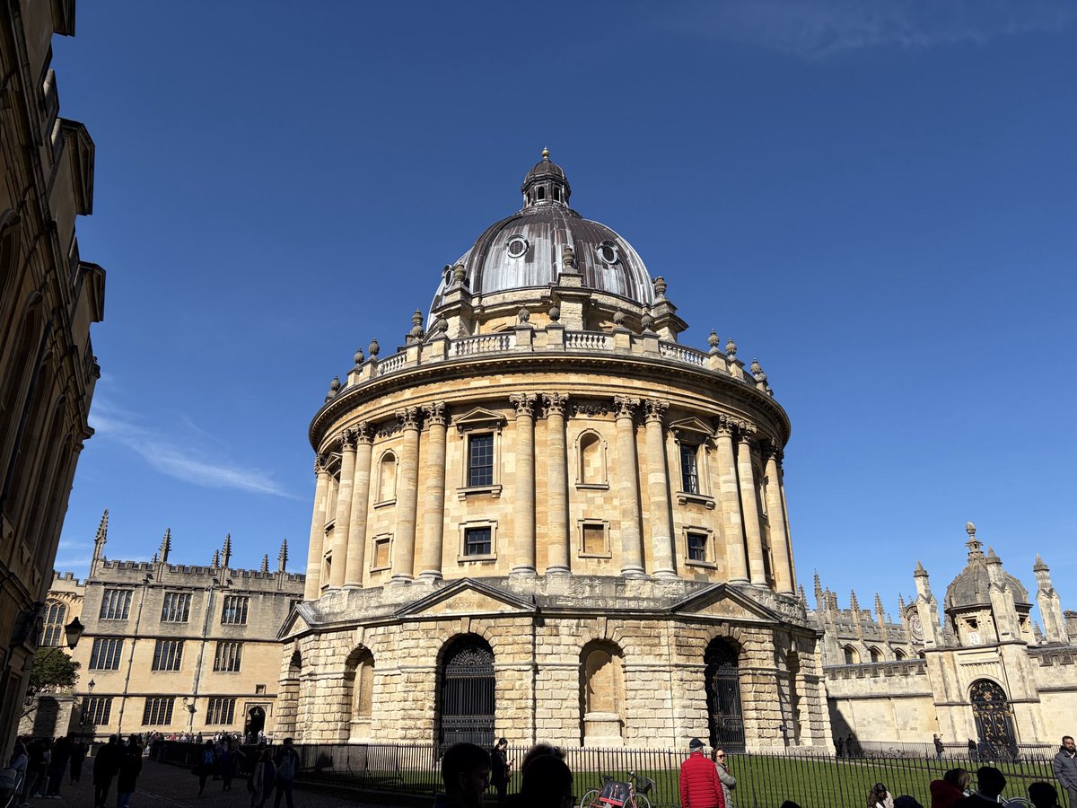 KateFinn7's tweet photo. Great time in Oxford over the Easter Bank Holiday weekend!! Walking along the Thames and canals was fabulous and brought back nice memories x https://t.co/bRQ1bVF1Lz