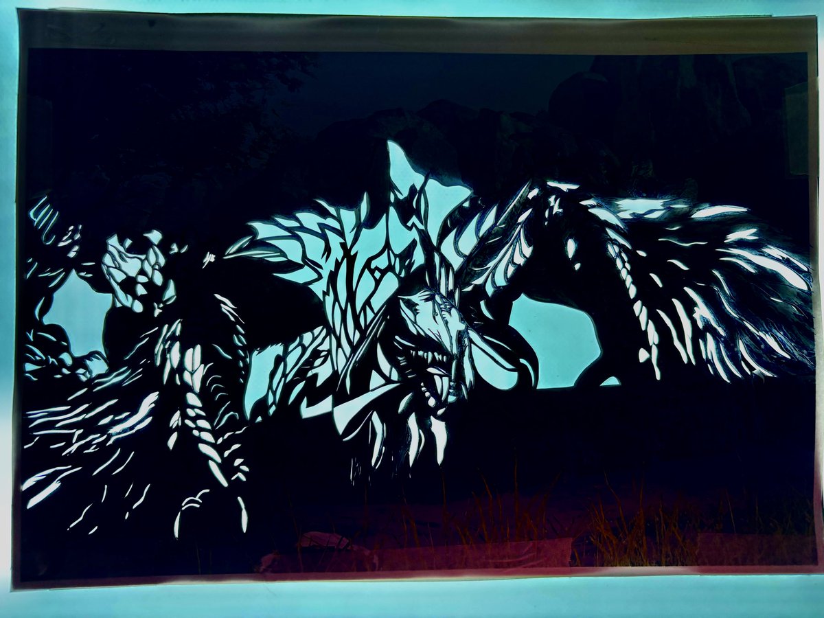 久しぶりの切り絵
完成までまだかかりそう