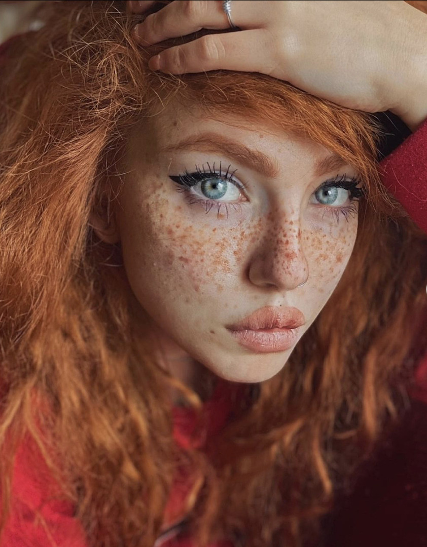 Beautiful Redheads and Freckle girls tweet media