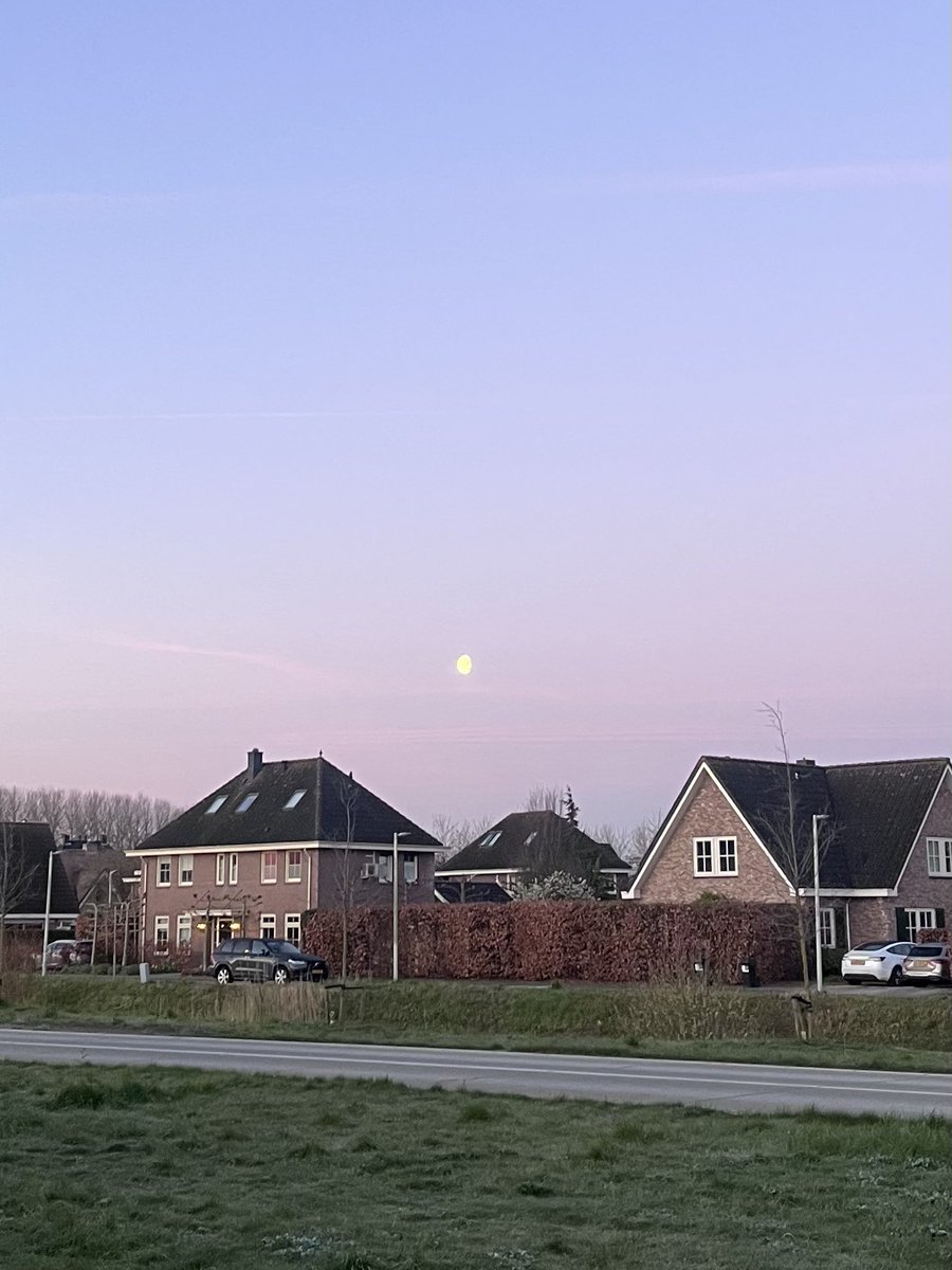 Cyril708's tweet photo. Snapped this photo of the #Moon during my morning walk. Crazy to think that, right now, four people are flying past this rock in a tiny capsule called #Orion. #Artemis #Nasa https://t.co/XMceKgt6CF