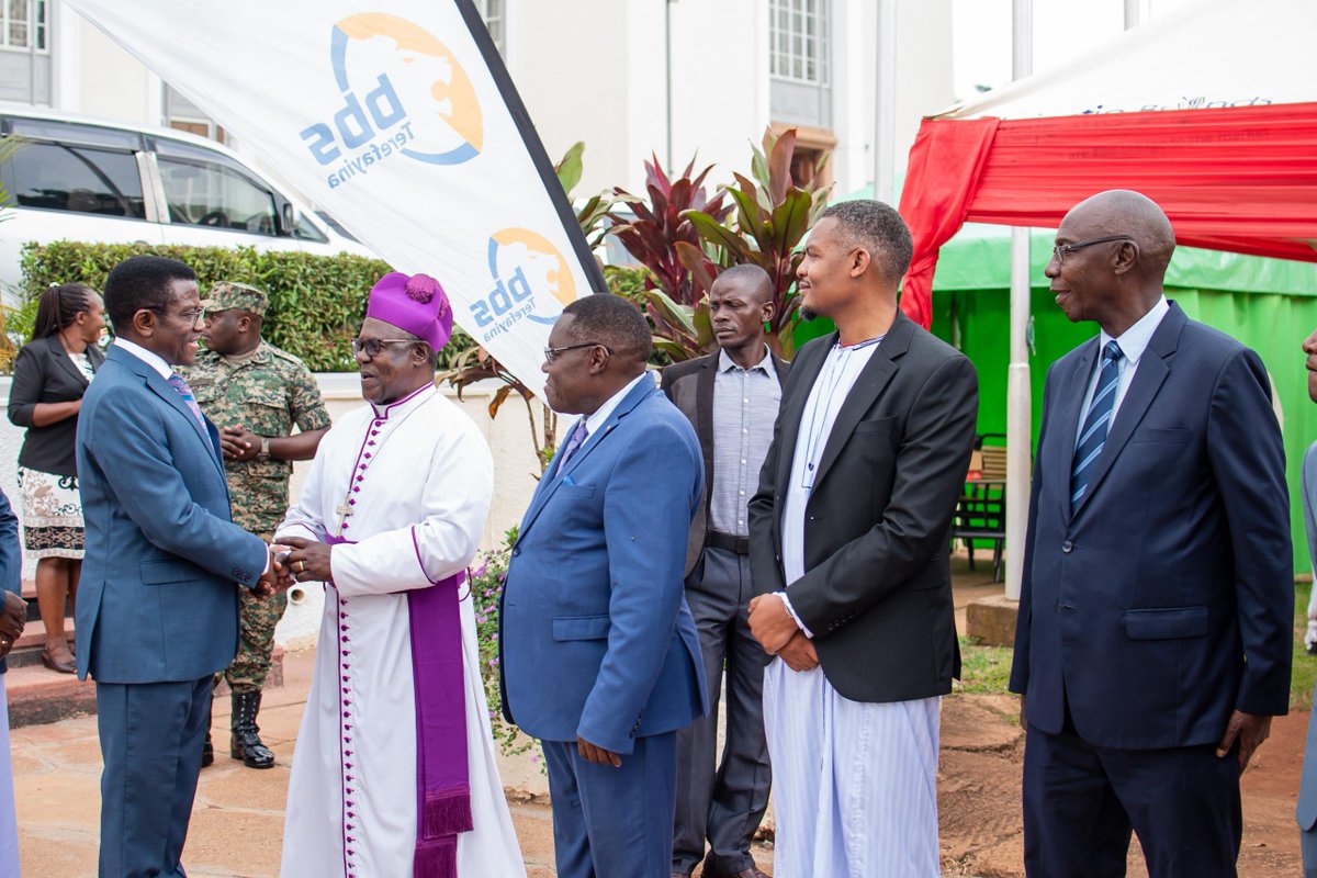 LilyNampa's tweet photo. With Tubeere Balamu Yinsuwa, you get:
✔️ Inpatient care
✔️ Outpatient care
✔️ Critical illness cover
✔️ Funeral &amp; disability benefits
✔️ Hospital cash support

Complete protection in one plan.

#JubileeInsuranceUG https://t.co/8bp1Lls0bj