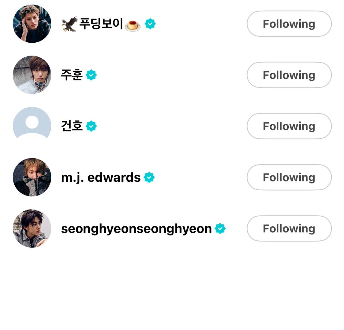 twnti3s's tweet image. กอนโฮมาน Gen Z Code มาก 
Staff เปลี่ยนรูป profile ให้แล้วไงเอ่ย 
ก็จะ independent อ่ะครับ ผมเจนซี 😎

#KEONHO #건호