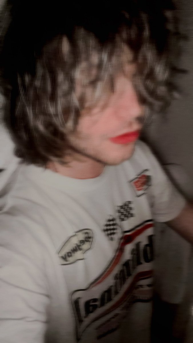 reallyd3v's tweet photo. anxiety ridden but at least i got swag https://t.co/LOLSa3o4a8