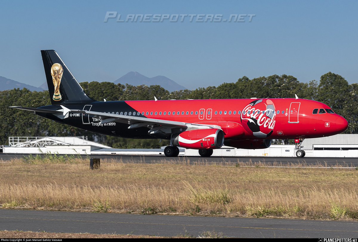 JetsLigue1's tweet image. 🚨Les joueurs de Liverpool arriveront sur un avion très spécial !

✈️Ils voleront sur l'Airbus A320 immatriculé G-POWK de Titan Airways.

🏆C'est la compagnie ayant décroché le contrat pour transporter le trophée de la Coupe du Monde lors de la tournée promotionnelle !