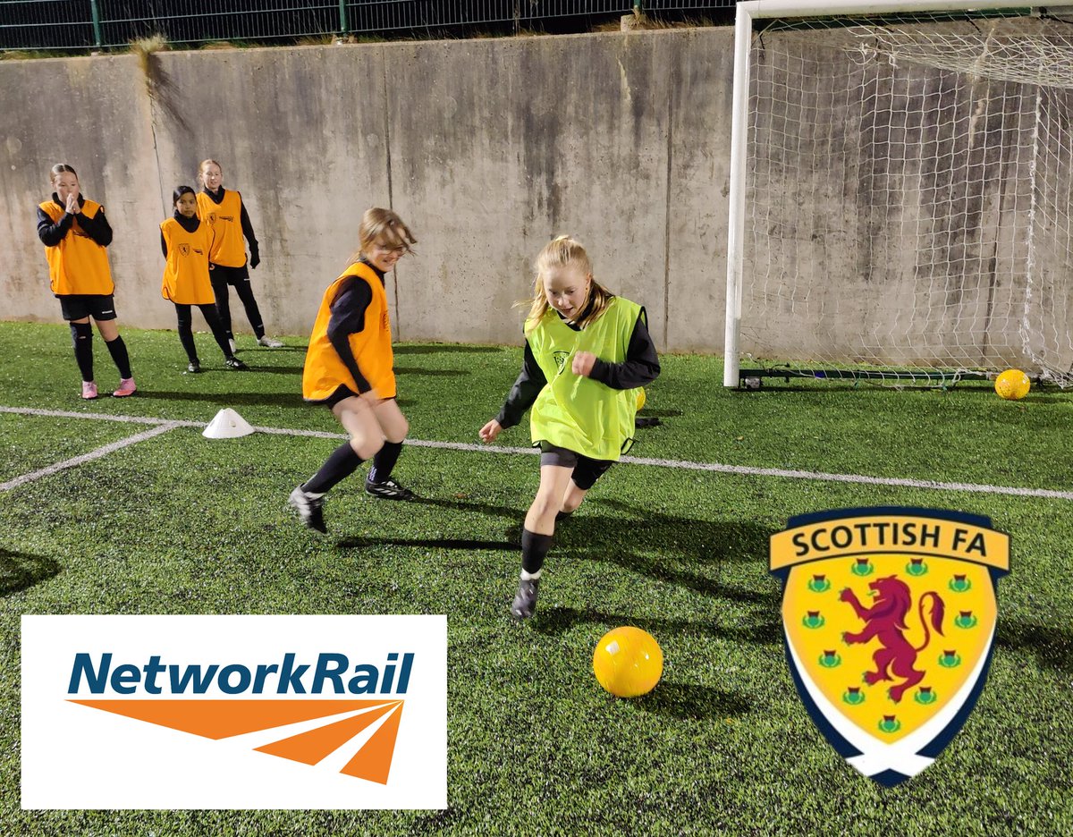 hestonroversfc's tweet photo. Heston Rovers Under 12 Girls sharing a final message more from the Network Rail Programme at their training session last week.

@ScottishFA
@ScotFASouthWest
@ScotWFootball
@NetworkRailSCOT
@BTPScotland
OliverMundell https://t.co/Oal4cG2GGY