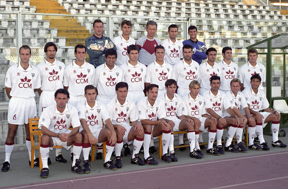 🧀 El Queso Mecánico.

🤍🖤 Historia viva del <a href="/AlbaceteBPSAD/">Albacete Balompié 🤍</a>. 

🤔 ¿Quién era tu jugador preferido?

#LALIGARETRO | #42LEGADOSLALIGA | #LALIGAHYPERMOTION