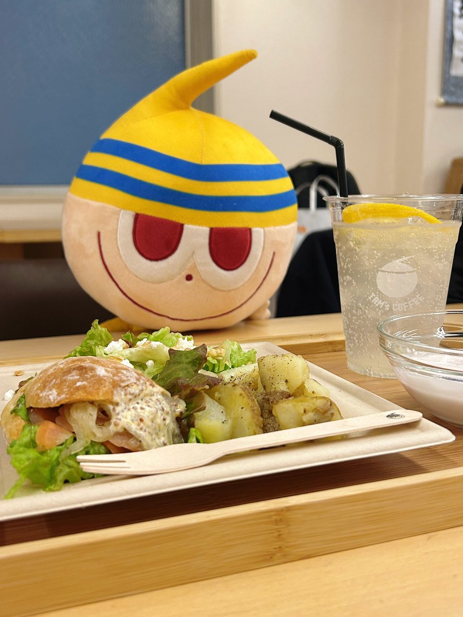 01_1ew's tweet photo. 大阪オフィスに来ています！

朝はモーニング、夜はレモネードナイト🍋 https://t.co/4GAuboID9u