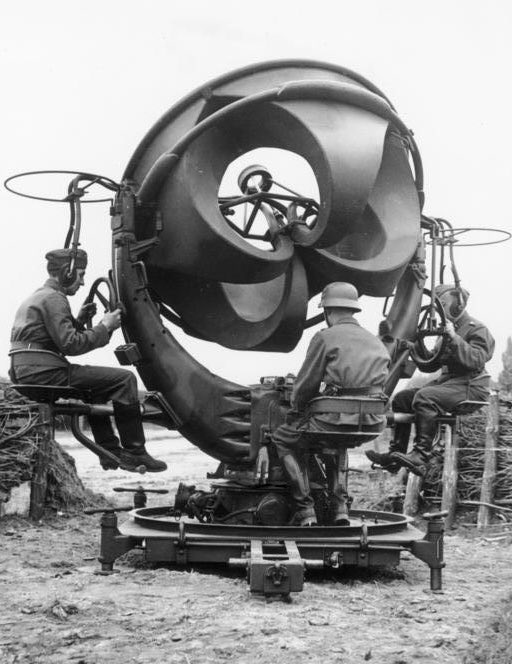 世界の武器防具百科！！ tweet media