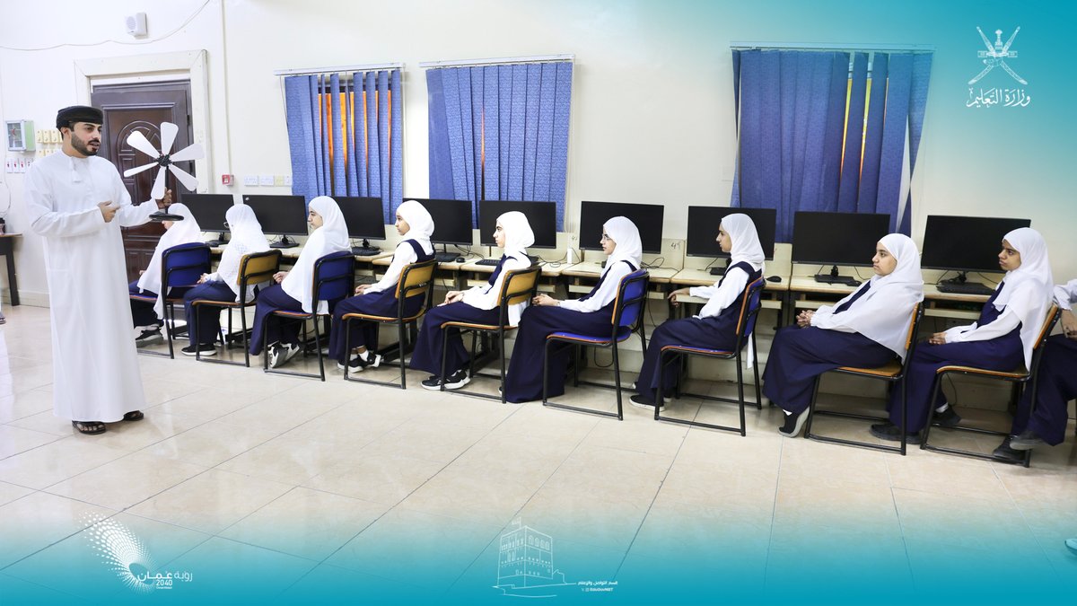 EduGovNBT's tweet photo. تواصل فعاليات أسبوع STEM بـ #تعليمية_شمال_الباطنة، عبر حزمةٍ من الورش التعليمية الهادفة التي ركّزت على تنمية مهارات الطلبة في مجالات العلوم والتكنولوجيا والهندسة والرياضيات، وتعزيز وعيهم بالقضايا البيئية المعاصرة، 
حيث نُفّذ بمدرسة خديجة الكبرى للبنات الصفوف (5-9)ورشة الطاقة المستدامة بالتعاون مع جامعة التكنولوجيا والعلوم التطبيقية بشناص، وورشة أخرى في أساسيات الروبوت التعليمي، وورشة ثالثة حول البلاستيك  وأثره في صحة الفرد والبيئة بالتعاون مع هيئة البيئة؛ بما يثري الفهم التطبيقي لدى الطلبة، وينمّي جوانب التفكير العلمي لديهم.
#STEM2026
#فعاليات_تعليمية_شمال_الباطنة 
#تعلم_مستدام
