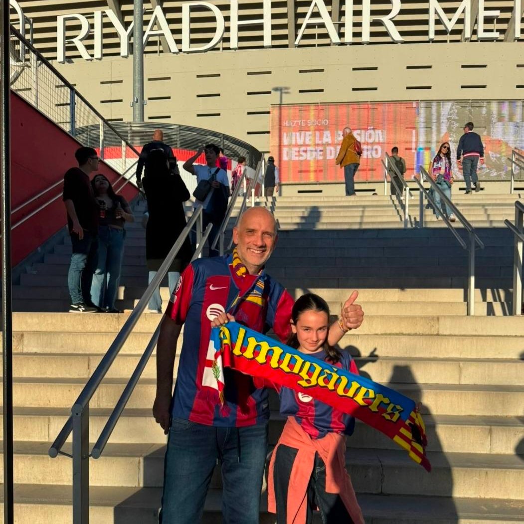 ConfePenyesFCB's tweet photo. @Penya_FCB_Tunis @pbmostoles2053 @FRONT532oficial @BIZKABARCA 🔝 Com sempre, les penyes mai deixen l'equip sol en les grans ocasions!
🤞 D'aquí una setmana, esperem celebrar una altra gran alegria al Metropolitano!

🔵🔴 #FemBarçaFemPenya #ForçaBarça https://t.co/wUMmmut1Ih