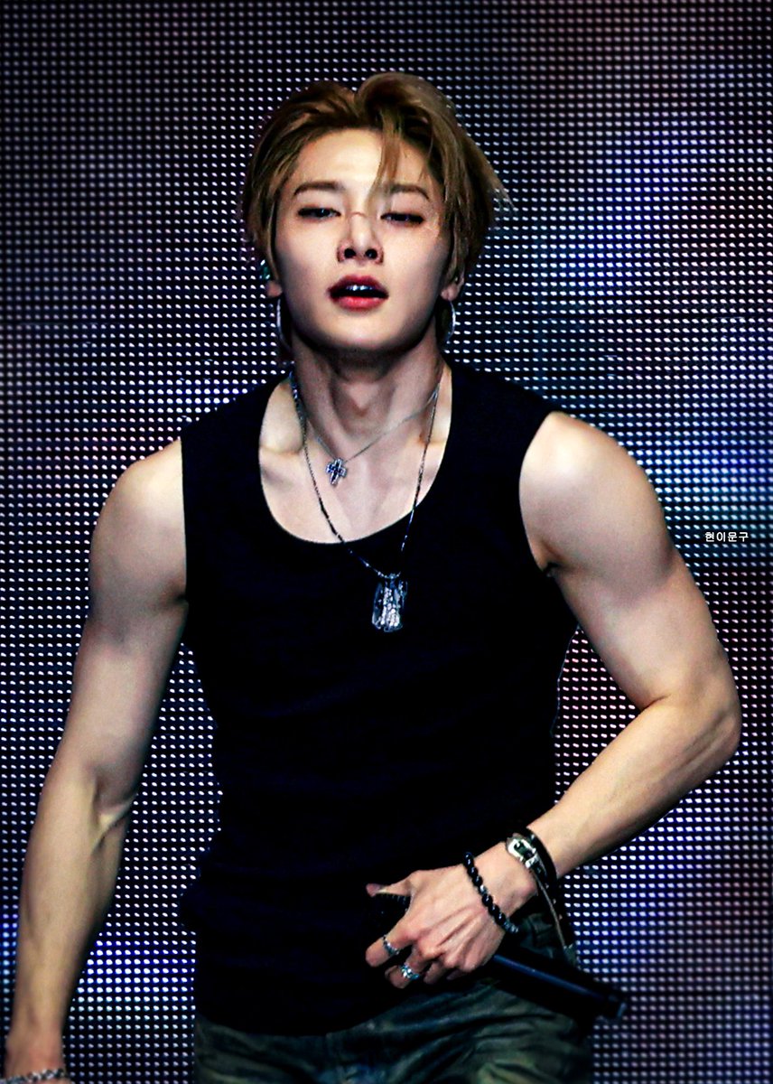 현이문구🫶 tweet media