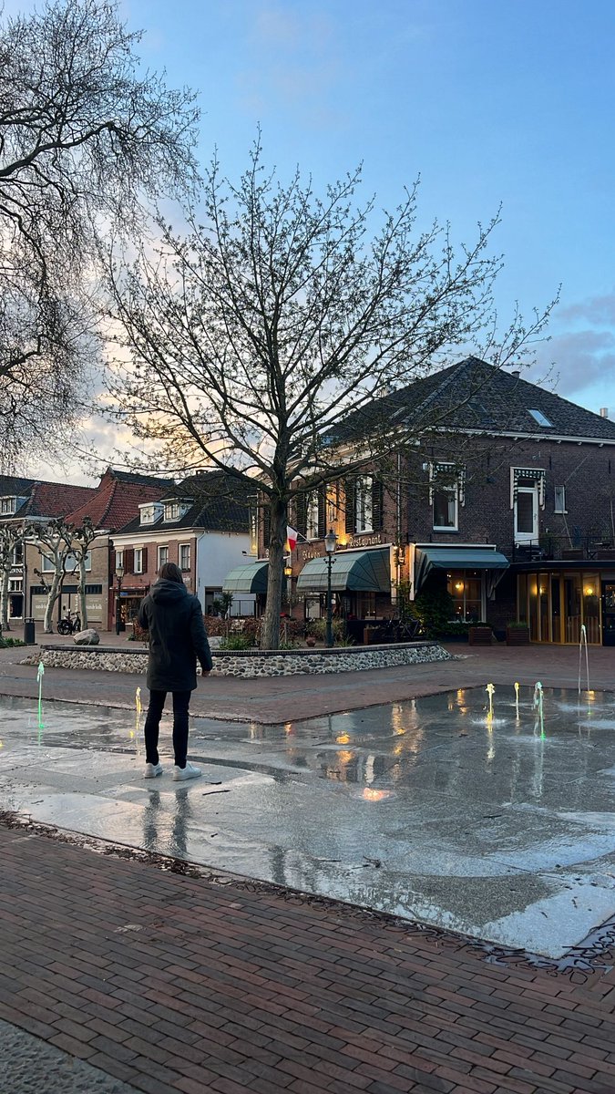 Jakedutch's tweet photo. Just got back from a super nice weekend getaway in Lochem 🌳

Such a chill place, right in the middle of the woods.

Booked the hotel via @Travalacom and paid (partly) with travel credits from the AVA Smart Program 😎

Love how you can use your $AVA rewards! 
@AVAFoundation https://t.co/q0C5Sqqikq