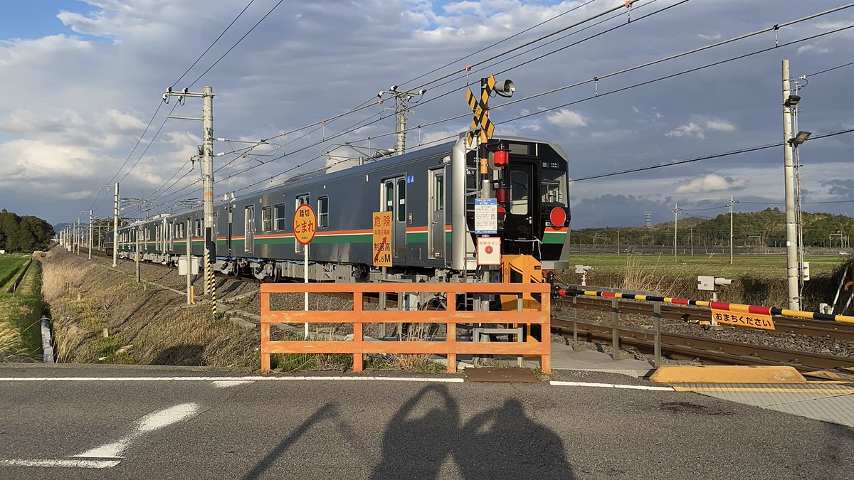 高坂麗奈が大好きな撮り鉄 tweet media