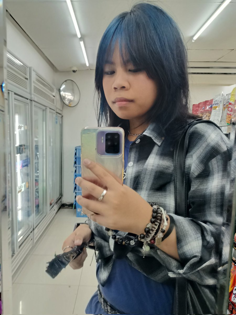 aesh_lyn's tweet image. Awoop it's the day again owowoo (totally didn't forget heh..)
#caeselfieday