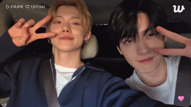 ‎오물조물 tweet media