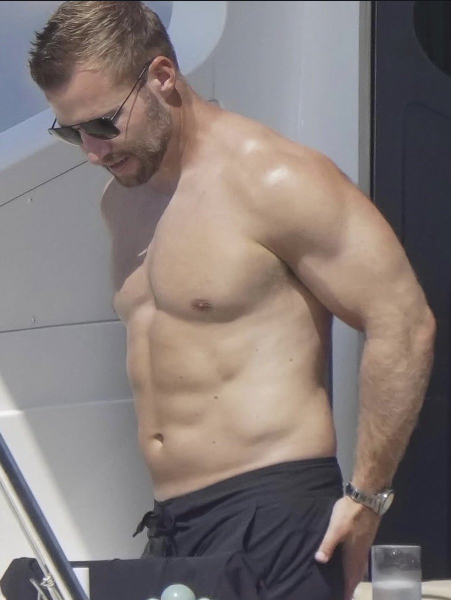 Male Central tweet media