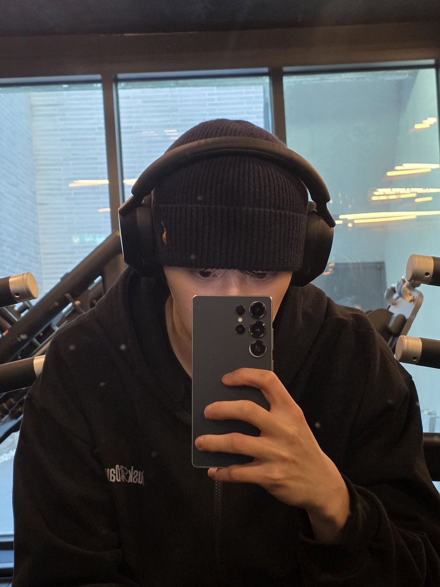 mzylvs_2's tweet photo. sanha weverse 💌 #윤산하

the gym rat🤣 he's back at it again!

(and then disappears🤭😅) https://t.co/7SyeXTzQn7
