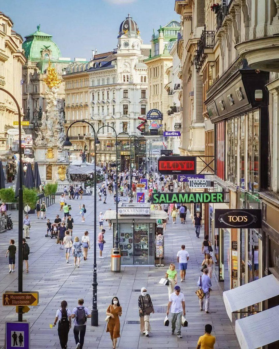 CityScapesNC's tweet photo. Vienna, Austria 🇦🇹 https://t.co/jLb3NHjDVn