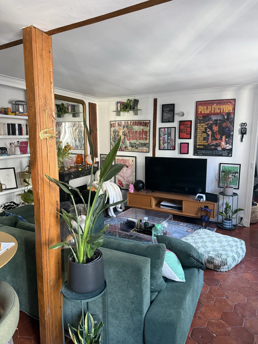 didyoukillbill's tweet photo. Spot the cat https://t.co/D2jaQaRgK6