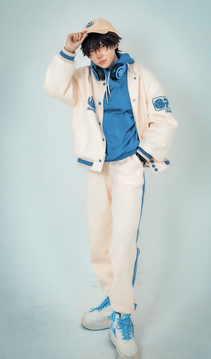 ʸᵒᵐⁱ tweet media