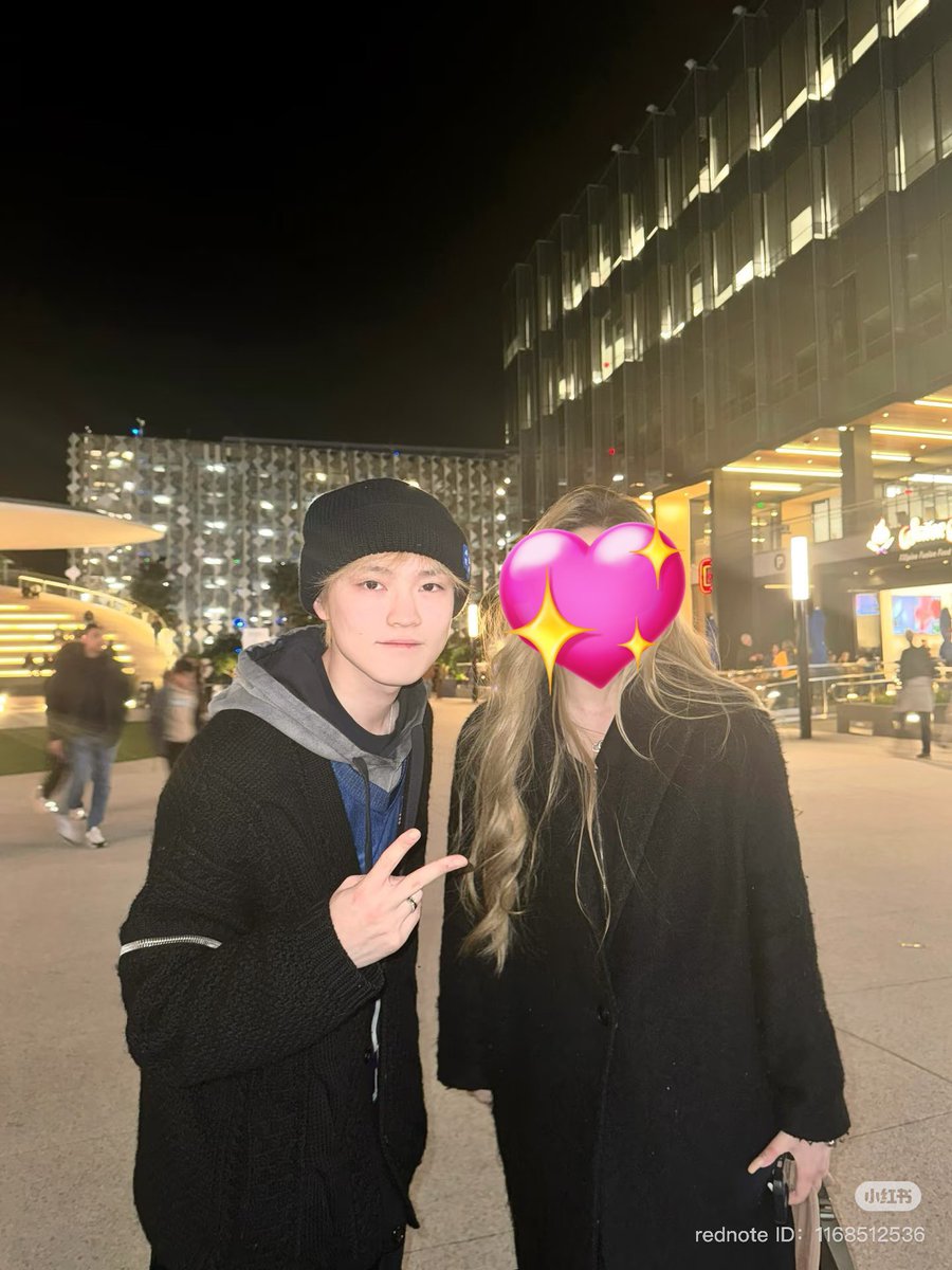 zmxoly's tweet photo. 스쳐지나가는kh목격짤들..
나라도 이런 하얗고훤칠한감자 실제로목격하면 저감자는무슨감자지? 하고 바로 감자폴인럽함 https://t.co/h9HdH9GxAo