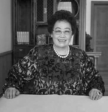 touch_beijing's tweet photo. Chen Lihua, honorary chairwoman of Fu Wah International Group and #curator of the China #RedSandalwood #Museum, died in #Beijing on Sunday, at the age of 85. The group confirmed her death in an obituary released on Tuesday. https://t.co/O5lUuatxdb