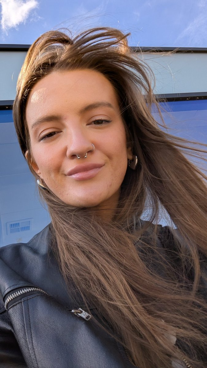 Georgina Hollifield 💚 tweet media