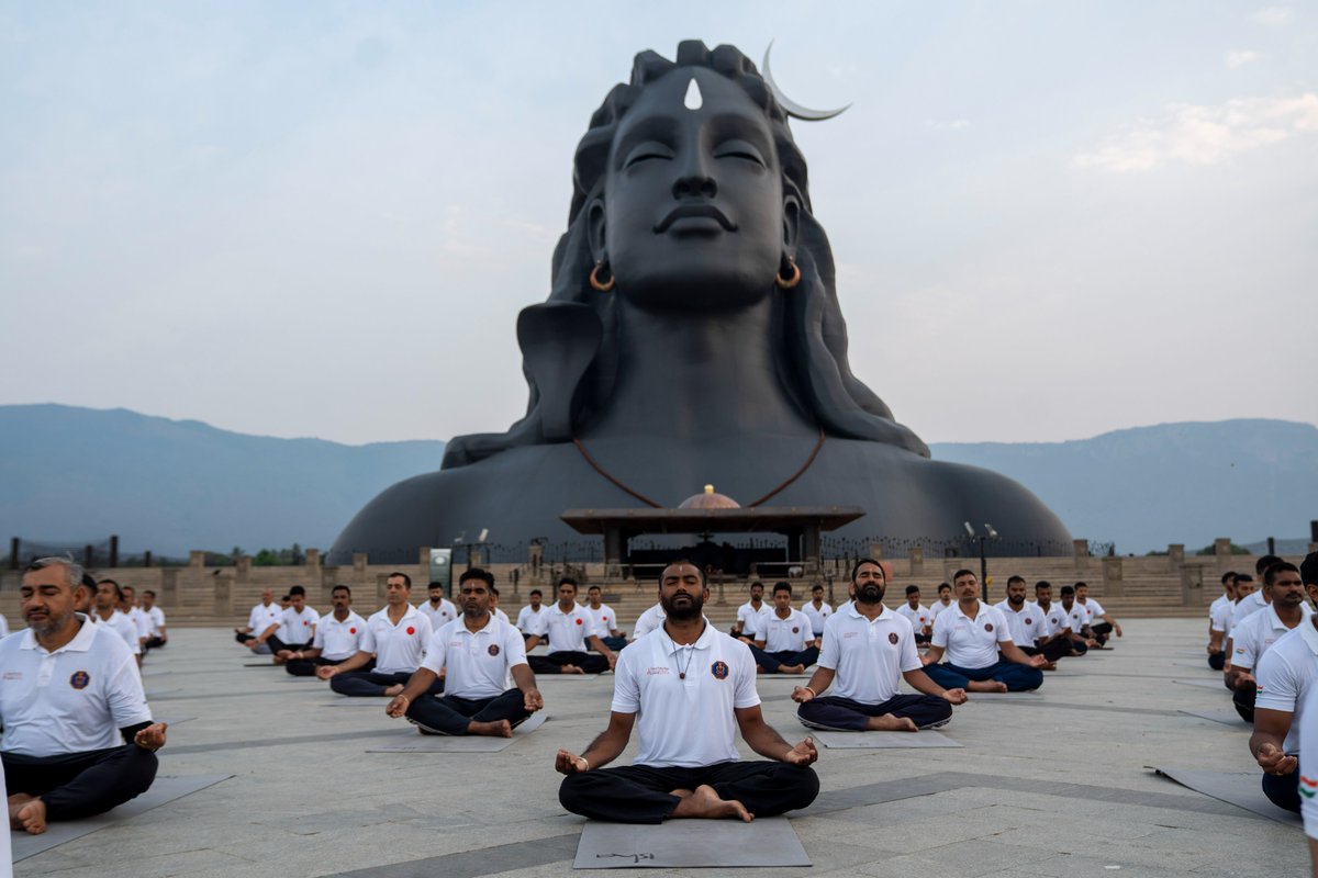 ishafoundation's tweet photo. Classical Hatha Yoga Training Program for the Indian Defence Forces

As part of Sadhguru’s vision to make the ancient science of Classical Hatha Yoga accessible to the defence forces who dedicate their lives to the safety of Bharat, Sadhguru Gurukulam conducts the "Train the Trainer" program every year.

This batch included a total of 99 defence personnel — 78 from the Indian Navy and 21 from the Indian Army. After undergoing an intense 15-day training, they are now equipped to offer this transformative practice to fellow personnel across their respective defence stations.
@IndiannavyMedia
