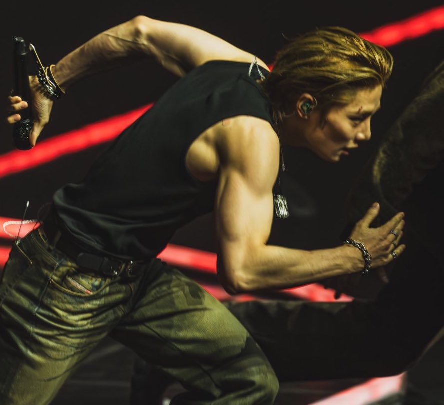 Mrs. China Bang 🐺 tweet media