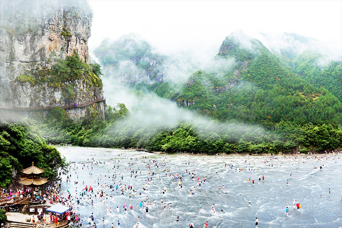 HolaFujian's tweet image. Located in Ningde, Fujian province, Baishuiyang-Yuanyangxi Tourist Area features a rare shallow water square with a riverbed made of intact rock, covering an area of 80,000 square meters. It is renowned as a "natural surfing swimming pool". #China #RefreshingFujian #Scenery

For