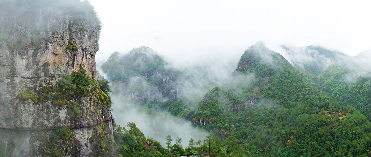 HolaFujian's tweet image. Located in Ningde, Fujian province, Baishuiyang-Yuanyangxi Tourist Area features a rare shallow water square with a riverbed made of intact rock, covering an area of 80,000 square meters. It is renowned as a "natural surfing swimming pool". #China #RefreshingFujian #Scenery

For