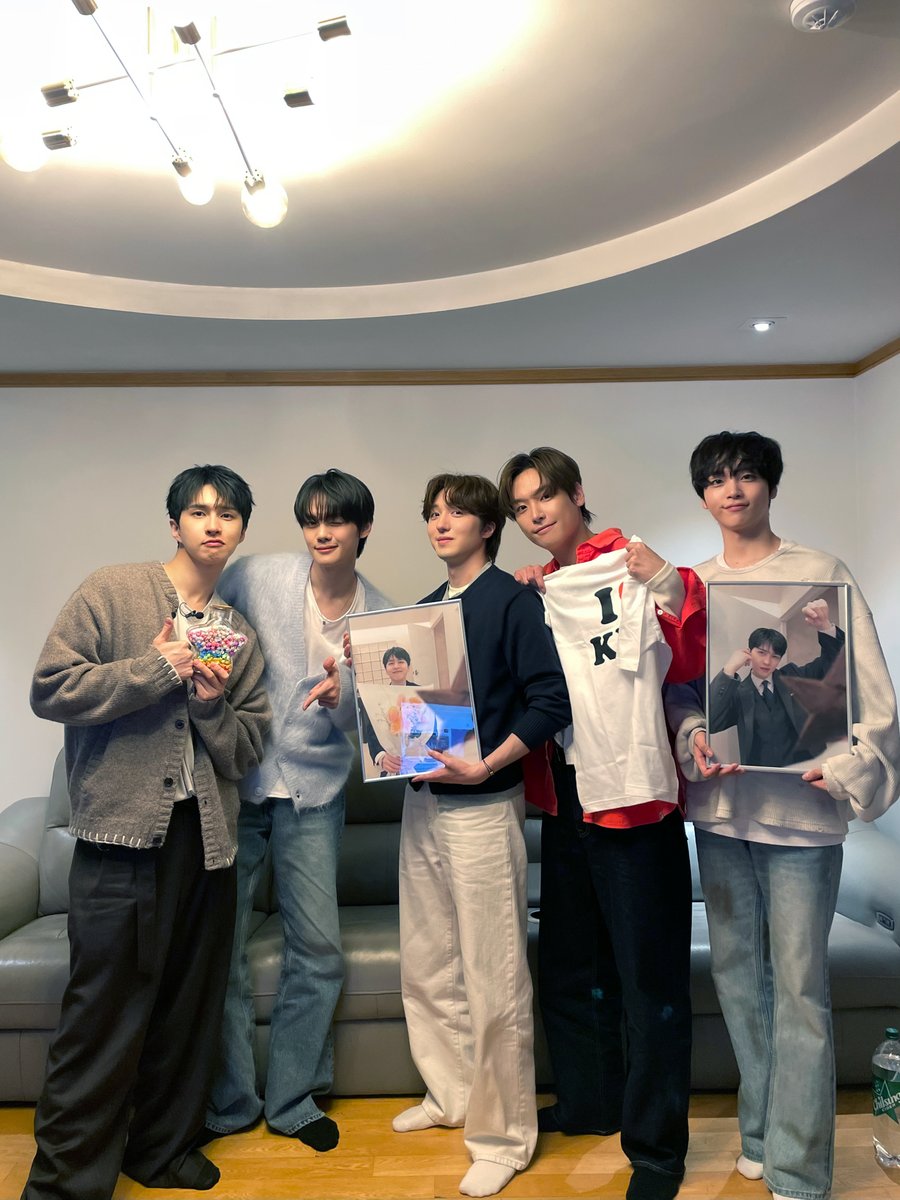 개인기 디자인 스쿨 tweet media