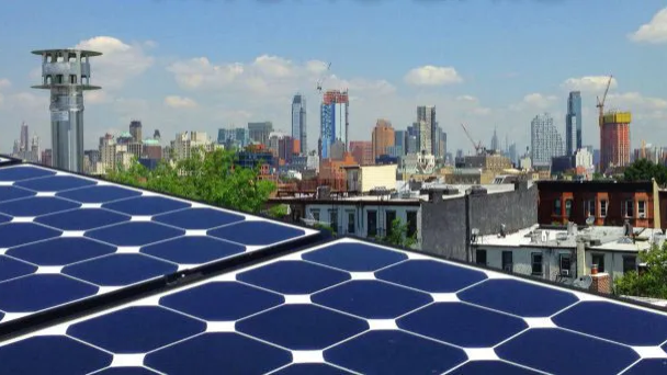 SiemensInfraUSA's tweet photo. #Resilience isn’t just recovery; it’s staying operational through disruption. From #microgrids to #predictivemonitoring, CRE owners are gaining a competitive edge with smarter, data-driven strategies. Read Jerry Brown’s article about #BuildingRecovery: https://t.co/zdBgEyKpMO https://t.co/G31Se9BF4h