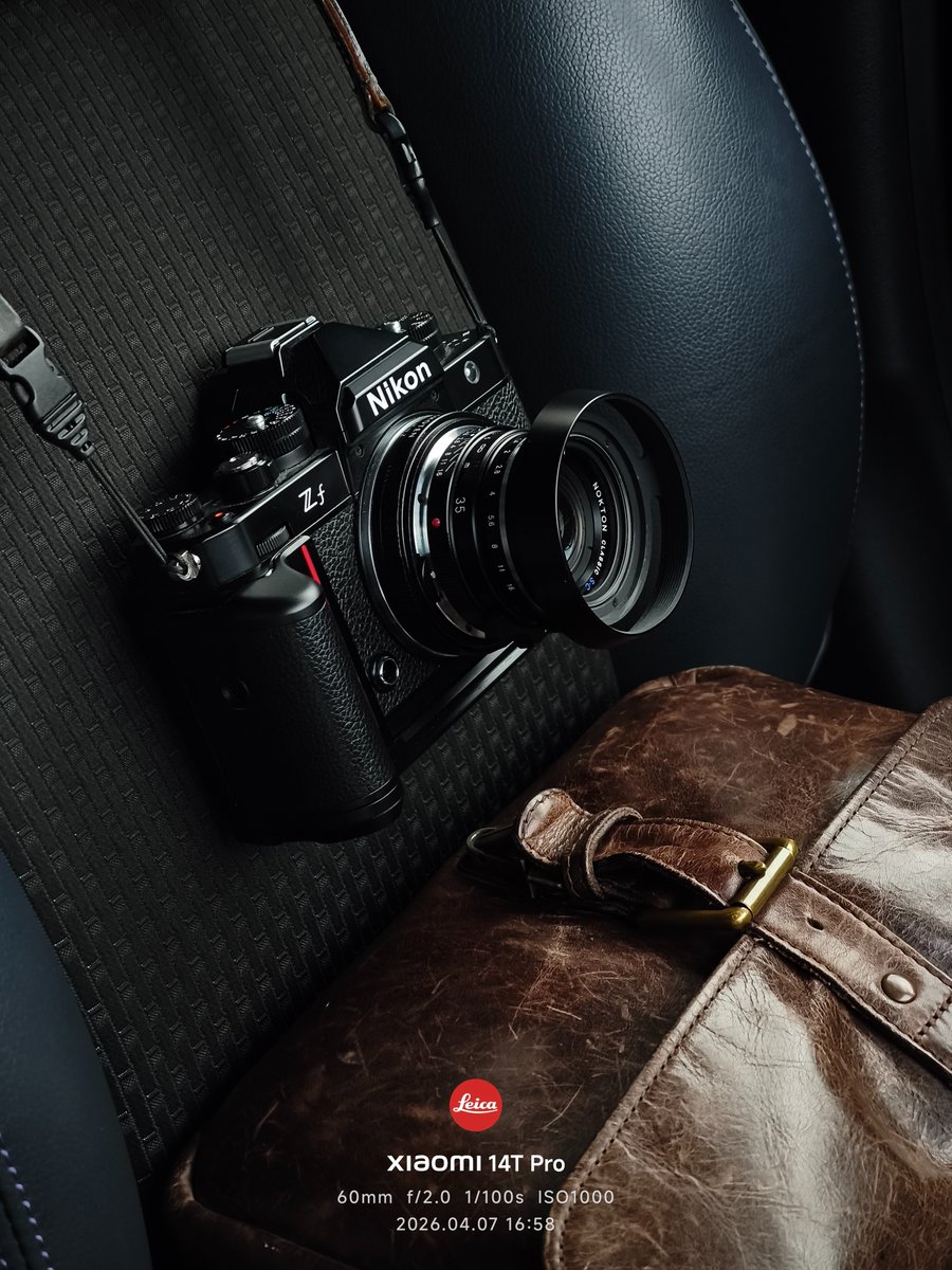 今日の助手席はニコン📸