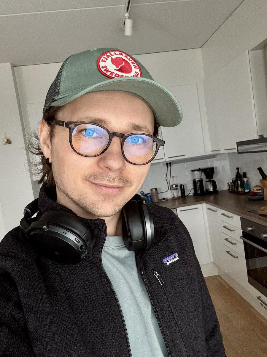 Пётр через ö tweet media